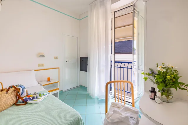 غرفة مفردة، Hotel Caprice 3/8