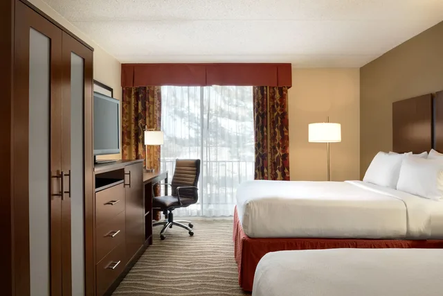 جناح بسريرين كوين مع أريكة لذوي الإعاقة، Holiday Inn Hotel And Suites Des Moines Northwest 1/2