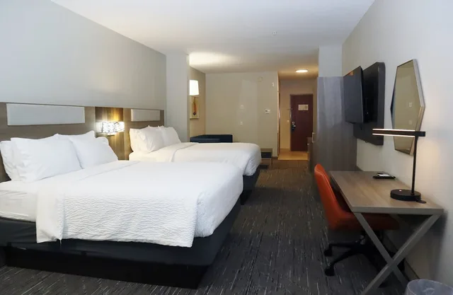 جناح بسريرين كوين، Holiday Inn Express Hotel And Suites Baton Rouge North 5/6