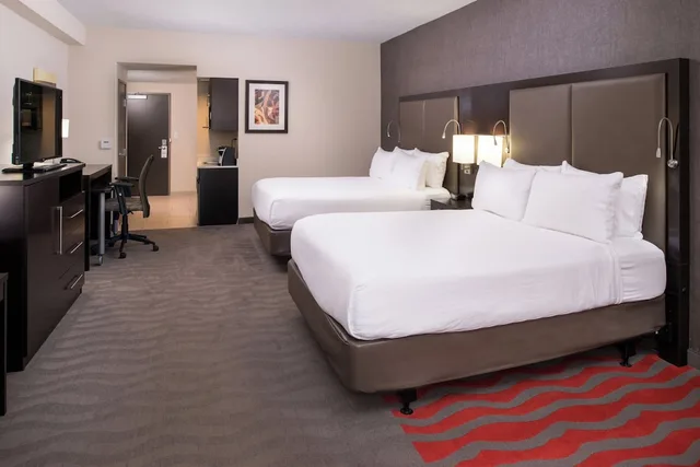 غرفة قياسية بسريرين كوين لذوي الإعاقة، Holiday Inn Express Suites Monroe 2/4