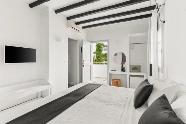 Room, Double Bed, Inland View، Mr Mrs White Paros 2/2