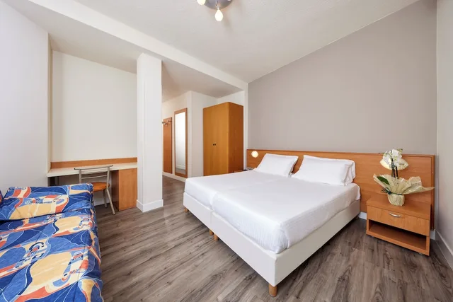 غرفة قياسية ثلاثية، Hotel Royal Village 2/7