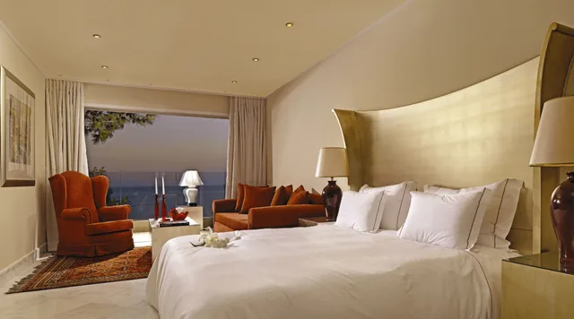 جناح حصري بسريرين منفصلين بإطلالة على البحر بغرفة نوم واحدة مع أريكة، Out of the Blue Resort 1/2