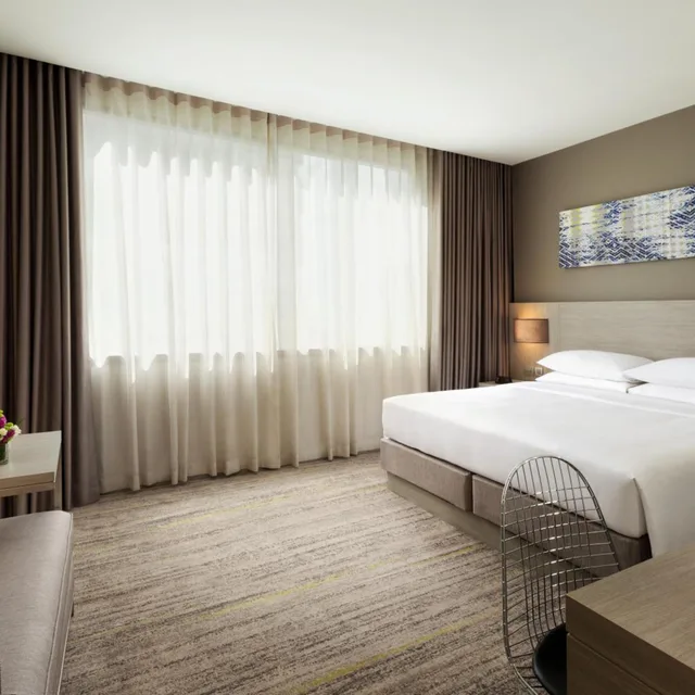 غرفة متصلة بسرير فردي وسريرين كينج، HYATT PLACE BANGKOK SUKHUMVIT 2/3