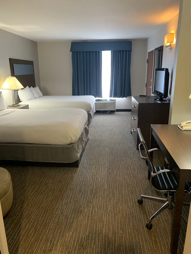 غرفة قياسية بسريرين كوين، Wingate by Wyndham Southport 3/5