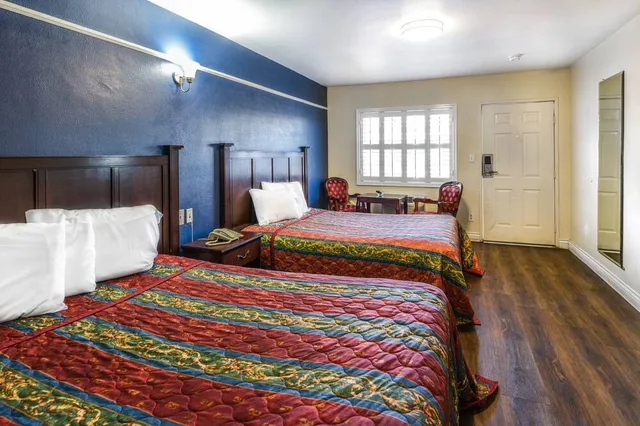 Sunset Motel، بومونا 11/26