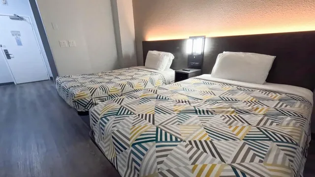 2 Full Beds Mobility Accessible Tub Ktchn، Studio6 Brownsville, TX 4/7