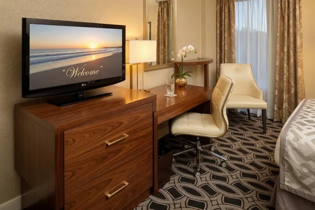 غرفة بسرير كينج، DoubleTree by Hilton Orlando East - UCF Area 12/12