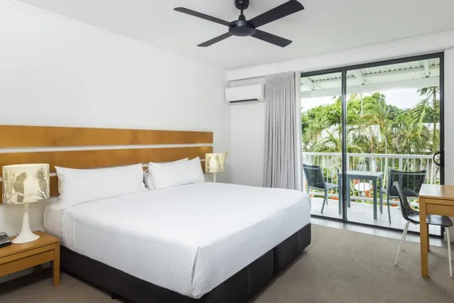 Oaks Cairns Hotel، كيرنز، كوينزلاند 31/93