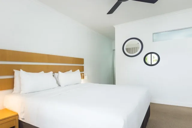 Oaks Cairns Hotel، كيرنز، كوينزلاند 7/93