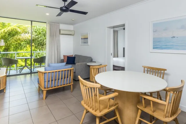 Oaks Cairns Hotel، كيرنز، كوينزلاند 13/93