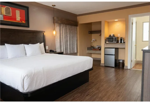 غرفة بسرير كوين لذوي الإعاقة، Om Park Inn and Suites El Cajon near San Diego 5/26