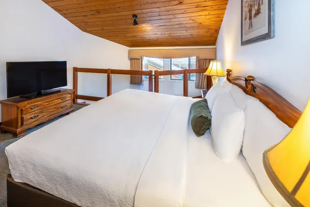 لوفت بسرير كينج، Charltons Banff 3/5