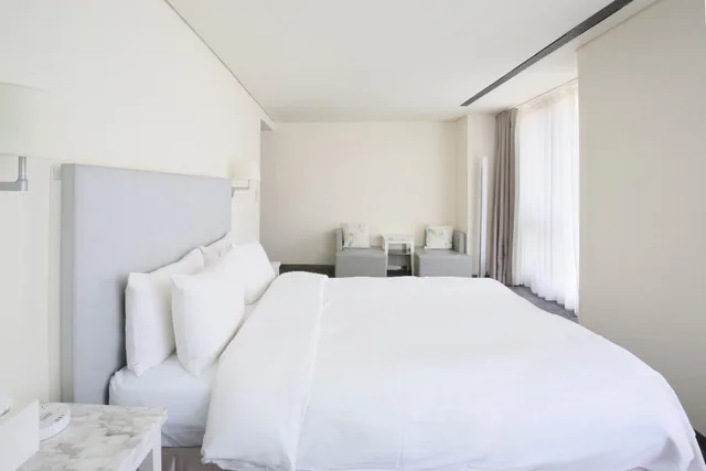 غرفة ركنية، Ambience Hotel 2/7