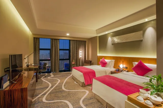 Chongqing C-Plaza Hotel، تشونغتشينغ 24/65