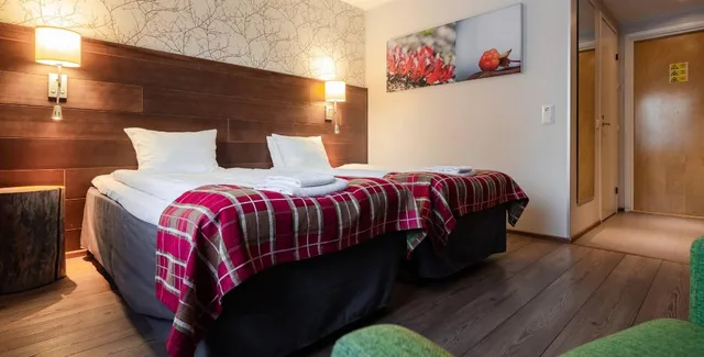 Standard twin room sauna, Lapland Hotels Sirkantahti 2/5