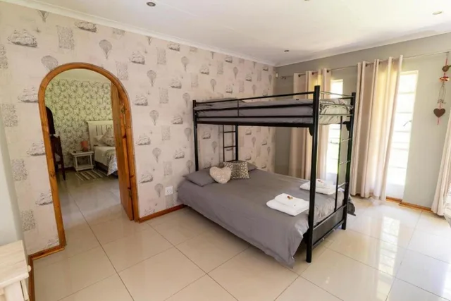 Misty Morn Cottages، Krugersdorp 15/58