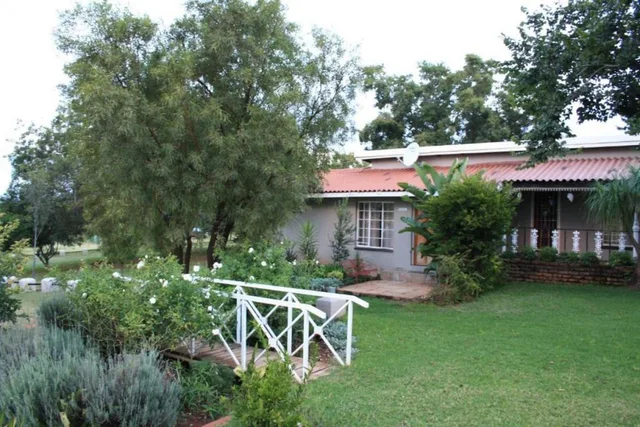 Misty Morn Cottages، Krugersdorp 1/58