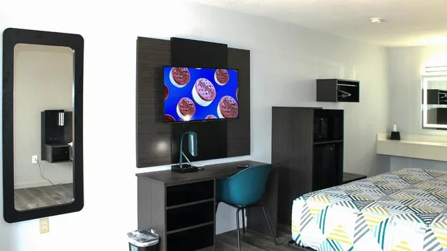 1 King Bed Non-Smoking, Micfridge، Motel6 Mccomb Ms 1/9