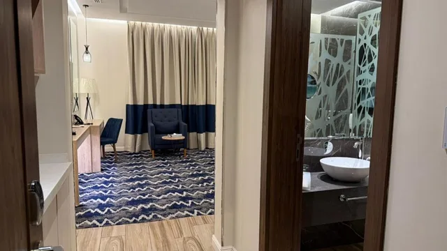 غرفة ديلوكس قياسية بسرير كينج، Le Reve Hotel 14/23