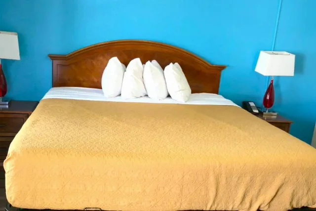 غرفة بسرير كينج لغير المدخنين، Williamston Inn NC Near Greenville US 64 4/6