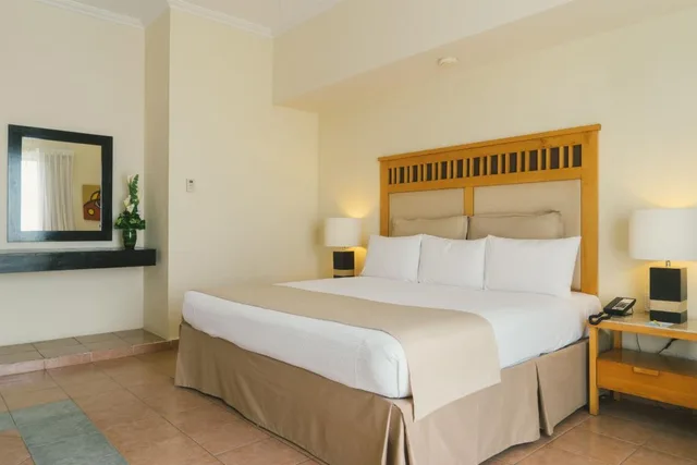 غرفة ديلوكس بسرير كوين، Hotel NYX Cancun 1/4