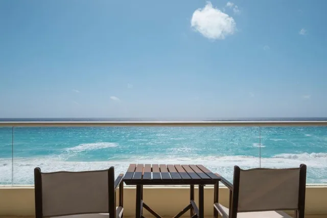 Master Suite Queen Bed، Hotel NYX Cancun 2/4