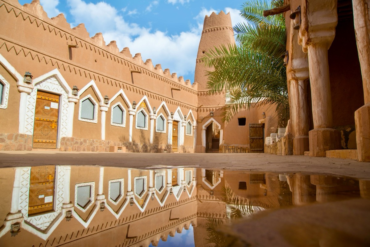 Your Guide to Discovering AlUla: Hiking through Natural Beauty